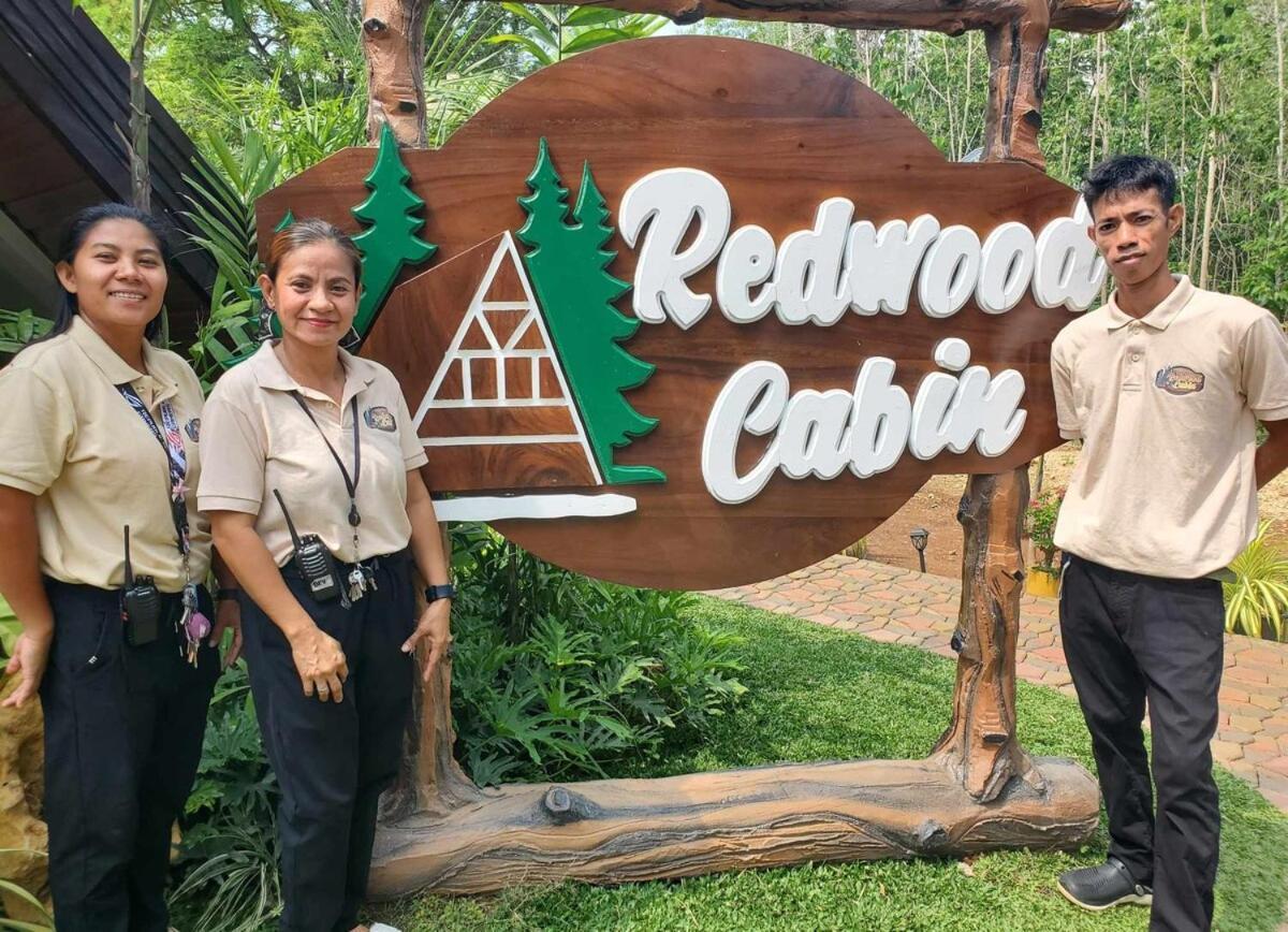 Redwood Cabin Bolinao Exteriör bild