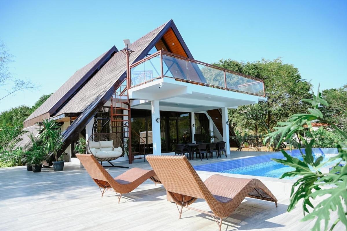 Redwood Cabin Bolinao Exteriör bild